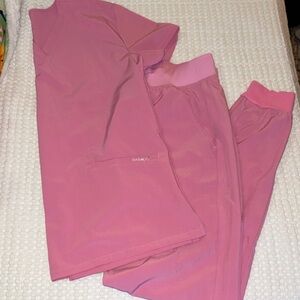 DAGACCI muted pink scrub set (jogger pants) - M